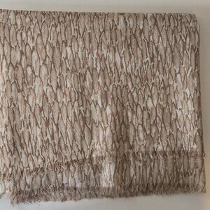 NWOT J. McLaughlin Reed Scarf in Tobago Texture Tan/White